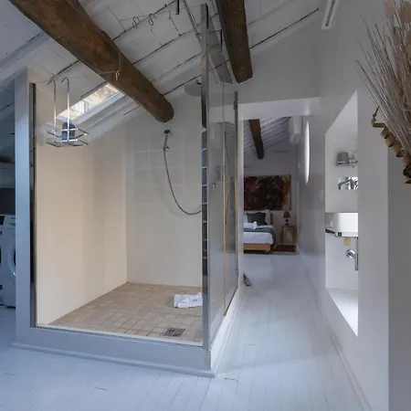 Pantheon White Penthouse *